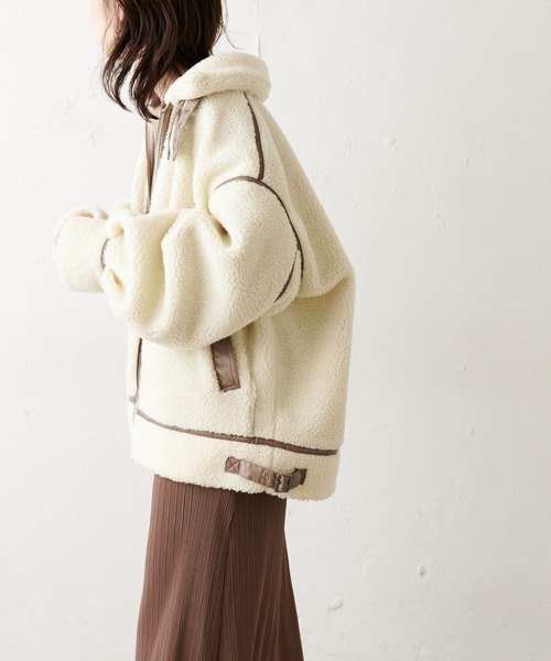 natural couture(ナチュラルクチュール)の「ボアオーバーサイズフライトジャケット(その他アウター・レディース・ブラック/ベージュ/ブラウン/アイボリー・FREE)」の2枚目の写真
