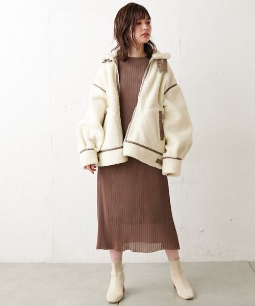 natural couture(ナチュラルクチュール)の「ボアオーバーサイズフライトジャケット(その他アウター・レディース・ブラック/ベージュ/ブラウン/アイボリー・FREE)」の21枚目の写真