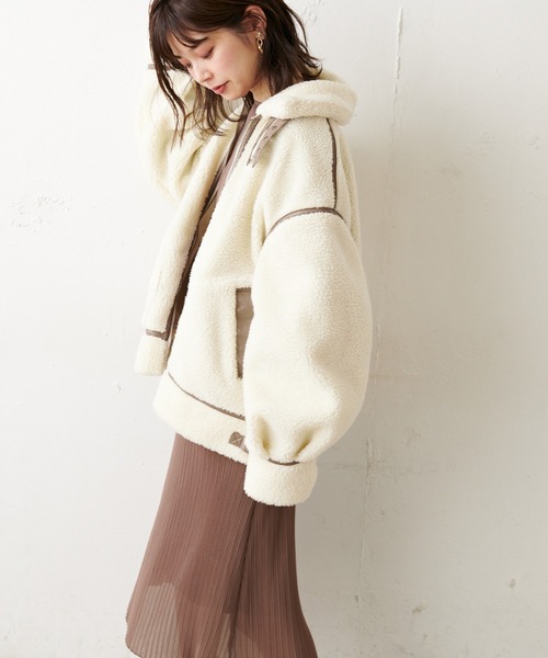 natural couture(ナチュラルクチュール)の「ボアオーバーサイズフライトジャケット(その他アウター・レディース・ブラック/ベージュ/ブラウン/アイボリー・FREE)」の5枚目の写真