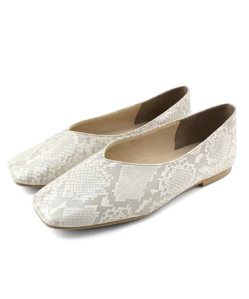 chocolates(チョコラテス)の「晴雨兼用 ソフトスクエア パンプス【日本製】(パンプス・レディース・ブラック/パイソン/ベージュ/ホワイト/ブラウン系1/ブラウン系/ライトグレー・23cm/24.5cm/24cm/23.5cm/22cm/22.5cm/25cm)」の16枚目の写真