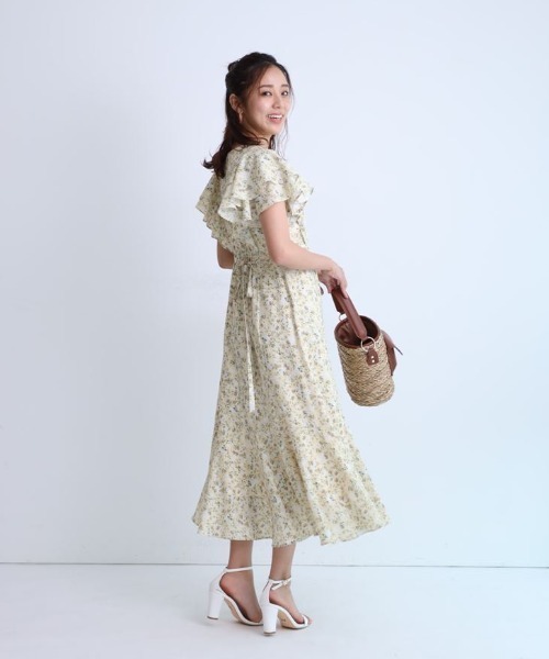 美品✨グレースクラス 22ss ラッフルスリーブプリントワンピース 36 JUSGLITTY（ジャスグリッティー）の「ラッフルスリーブプリント