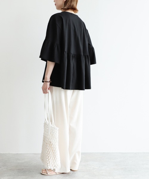 reca（レカ）の「ギャザーフレアカットソー（Tシャツ/カットソー・レディース・ブラック/オフホワイト/グレイッシュベージュ・FREE）」の4枚目の写真