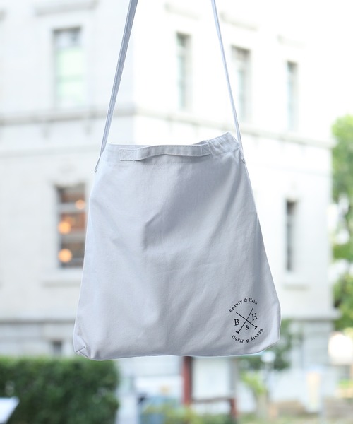 Beauty&Habit（ビューティアンドハビット）の「【Beauty＆Habit】キャンバスワンポイントロゴショルダーバッグ（ショルダーバッグ・メンズ・ブラック/ネイビー/グレー・FREE）」の3枚目の写真