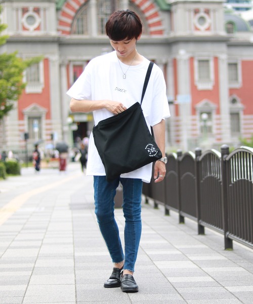 Beauty&Habit（ビューティアンドハビット）の「【Beauty＆Habit】キャンバスワンポイントロゴショルダーバッグ（ショルダーバッグ・メンズ・ブラック/ネイビー/グレー・FREE）」の4枚目の写真