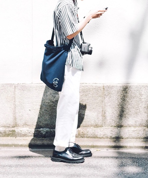 Beauty&Habit（ビューティアンドハビット）の「【Beauty＆Habit】キャンバスワンポイントロゴショルダーバッグ（ショルダーバッグ・メンズ・ブラック/ネイビー/グレー・FREE）」の6枚目の写真