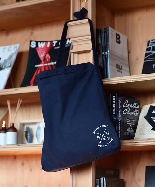 Beauty&Habit（ビューティアンドハビット）の「【Beauty＆Habit】キャンバスワンポイントロゴショルダーバッグ（ショルダーバッグ・メンズ・ブラック/ネイビー/グレー・FREE）」の9枚目の写真
