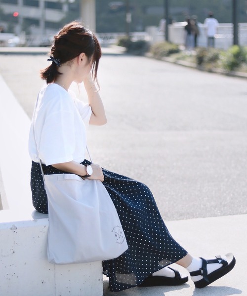 Beauty&Habit（ビューティアンドハビット）の「【Beauty＆Habit】キャンバスワンポイントロゴショルダーバッグ（ショルダーバッグ・メンズ・ブラック/ネイビー/グレー・FREE）」の5枚目の写真