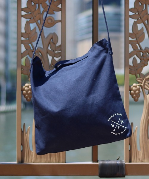 Beauty&Habit（ビューティアンドハビット）の「【Beauty＆Habit】キャンバスワンポイントロゴショルダーバッグ（ショルダーバッグ・メンズ・ブラック/ネイビー/グレー・FREE）」の10枚目の写真