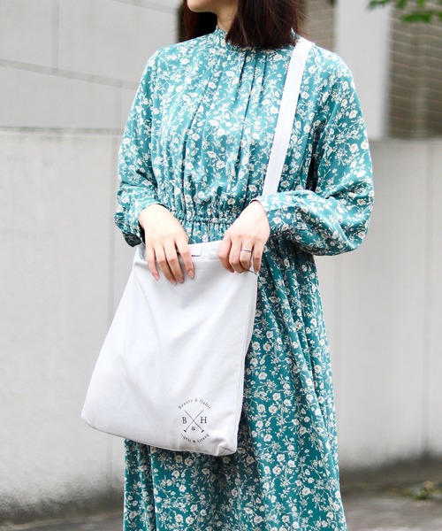 Beauty&Habit（ビューティアンドハビット）の「【Beauty＆Habit】キャンバスワンポイントロゴショルダーバッグ（ショルダーバッグ・メンズ・ブラック/ネイビー/グレー・FREE）」の17枚目の写真