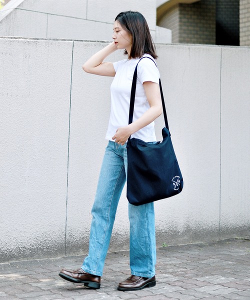 Beauty&Habit（ビューティアンドハビット）の「【Beauty＆Habit】キャンバスワンポイントロゴショルダーバッグ（ショルダーバッグ・メンズ・ブラック/ネイビー/グレー・FREE）」の14枚目の写真