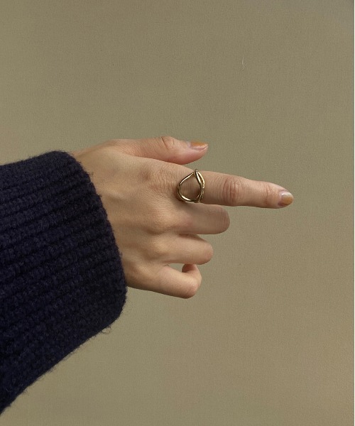 y/m by RIKA（イムバイリカ）の「デフォルメデザインリング（リング・レディース・シルバー/ゴールド・FREE）」の2枚目の写真