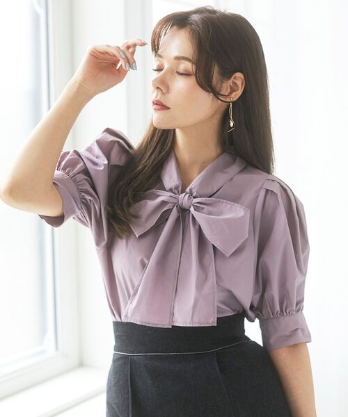 MAJESTIC LEGON（マジェスティックレゴン）の「コンシャスボウタイブラウス（シャツ/ブラウス・レディース・ブラック/オフホワイト/ラベンダー・SMALL/MEDIUM）」の3枚目の写真