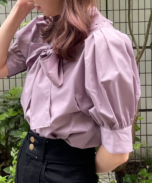 MAJESTIC LEGON（マジェスティックレゴン）の「コンシャスボウタイブラウス（シャツ/ブラウス・レディース・ブラック/オフホワイト/ラベンダー・SMALL/MEDIUM）」の17枚目の写真