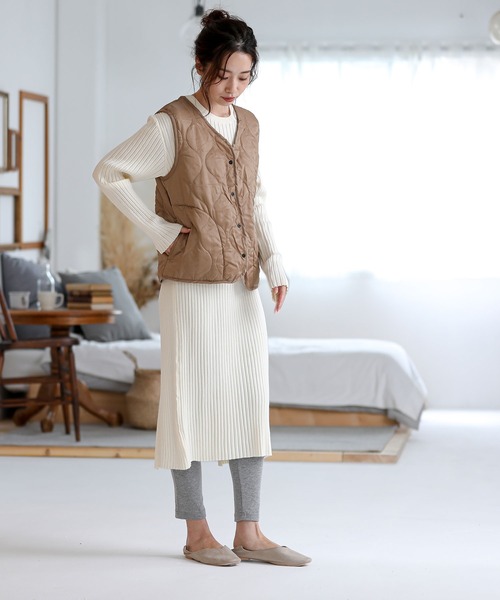 ALTROSE（アルトローズ）の「キルトベスト　[WEEKEND]（ダウンベスト・レディース・ネイビー/カーキ/ブラック/キャメル/ライトベージュ/ダークグレー・FREE）」の6枚目の写真