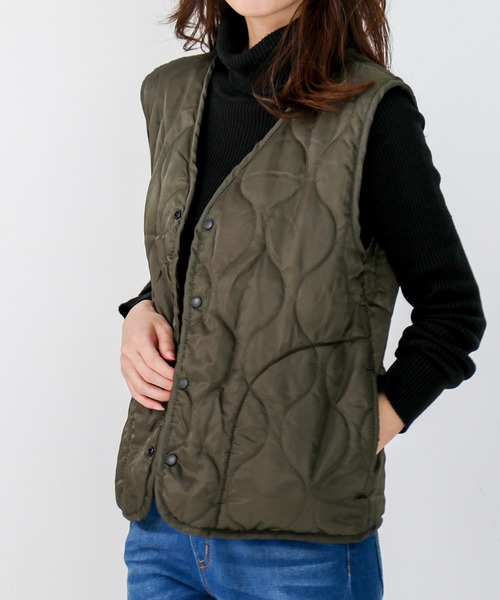 ALTROSE（アルトローズ）の「キルトベスト　[WEEKEND]（ダウンベスト・レディース・ネイビー/カーキ/ブラック/キャメル/ライトベージュ/ダークグレー・FREE）」の5枚目の写真