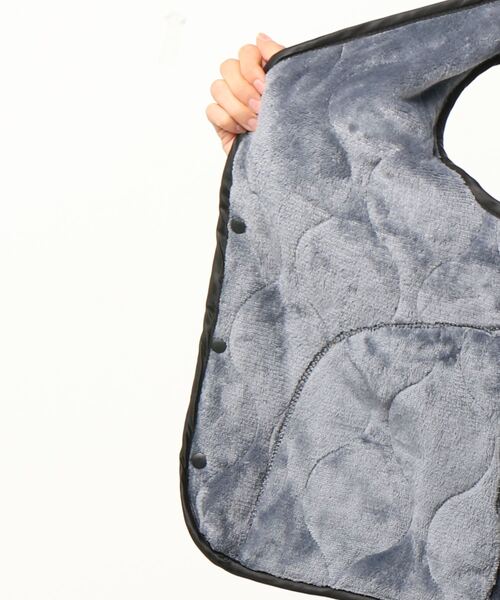 ALTROSE（アルトローズ）の「キルトベスト　[WEEKEND]（ダウンベスト・レディース・ネイビー/カーキ/ブラック/キャメル/ライトベージュ/ダークグレー・FREE）」の8枚目の写真