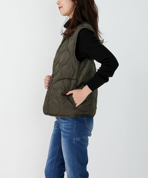 ALTROSE（アルトローズ）の「キルトベスト　[WEEKEND]（ダウンベスト・レディース・ネイビー/カーキ/ブラック/キャメル/ライトベージュ/ダークグレー・FREE）」の16枚目の写真