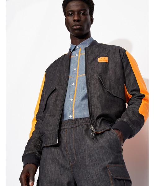 ARMANI EXCHANGE（アルマーニエクスチェンジ）の「【A|X アルマーニ エクスチェンジ】シャンブレーデニム　長袖シャツ/REGULAR（シャツ/ブラウス・メンズ・ライトインディゴブルー・SMALL/MEDIUM/LARGE/X-SMALL/X-LARGE）」の4枚目の写真