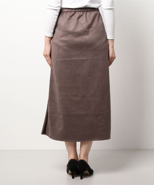 179/WG（イチナナキュウダブルジー）の「カットスウェードスカート（スカート・レディース・ブラウン/チャコールグレー/キャメル/オフホワイト・MEDIUM）」の6枚目の写真