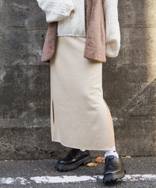 179/WG（イチナナキュウダブルジー）の「カットスウェードスカート（スカート・レディース・ブラウン/チャコールグレー/キャメル/オフホワイト・MEDIUM）」の2枚目の写真