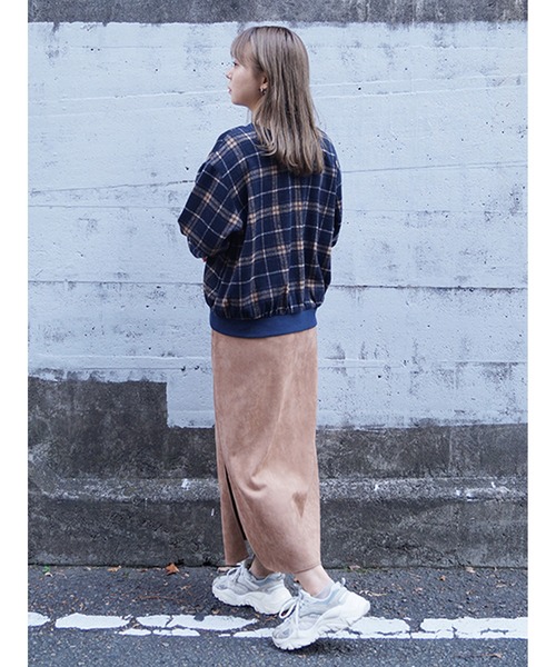 179/WG（イチナナキュウダブルジー）の「カットスウェードスカート（スカート・レディース・ブラウン/チャコールグレー/キャメル/オフホワイト・MEDIUM）」の8枚目の写真