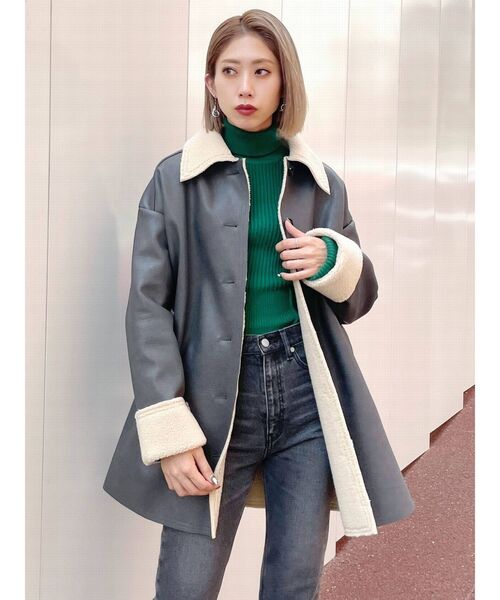 EMODA（エモダ）の「フェイクムートンロングフレアコート（ムートンコート・レディース・カーキ/グレー・FREE）」の17枚目の写真