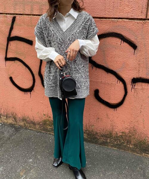 INGNI（イング）の「Vネックケーブルベスト＋シャツ SET（ニット/セーター・レディース・アイボリー系3/杢グレー/モカ/ブラック/ブラック×ホワイト・M）」の16枚目の写真