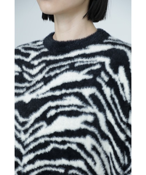 Mirror Mirror on the wall（ミラーミラー）の「(MIRROR MIRROR ON THE WALL)モノトーンアニマルビッグスリーブニット（ニット/セーター・レディース・ブラック/ホワイト系その他・ONE SIZE）」の7枚目の写真