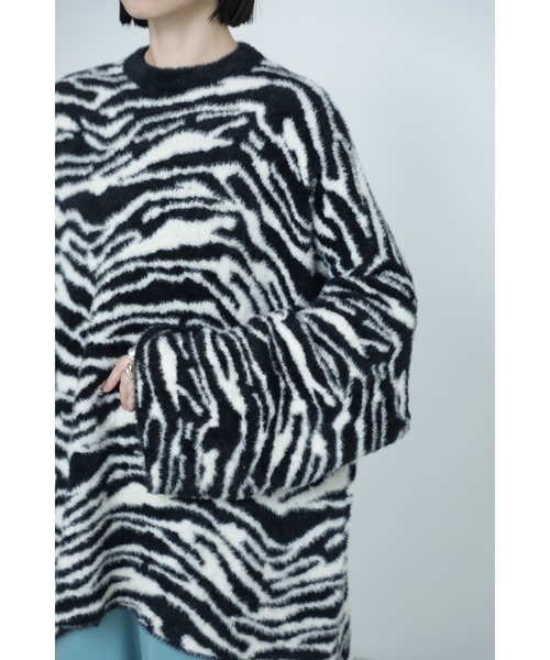 Mirror Mirror on the wall（ミラーミラー）の「(MIRROR MIRROR ON THE WALL)モノトーンアニマルビッグスリーブニット（ニット/セーター・レディース・ブラック/ホワイト系その他・ONE SIZE）」の6枚目の写真