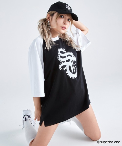 WEGO GRAPHICS(ウィゴーグラフィックス)の「WEGO/superior oneコラボラグランビッグT(Tシャツ/カットソー・メンズ・ホワイト/ブラック・FREE)」の1枚目の写真