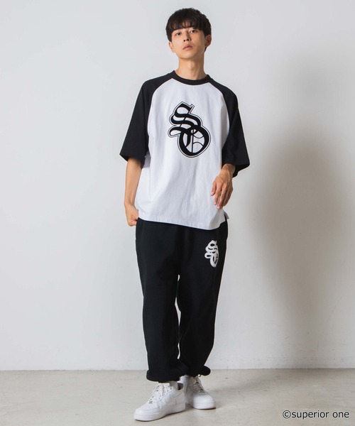 WEGO GRAPHICS(ウィゴーグラフィックス)の「WEGO/superior oneコラボラグランビッグT(Tシャツ/カットソー・メンズ・ホワイト/ブラック・FREE)」の4枚目の写真