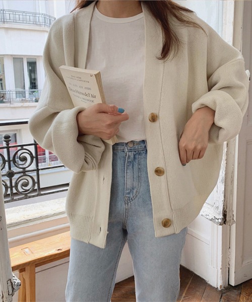 AMOUR BOX（アムールボックス）の「3ボタンVネックニットカーディガン（カーディガン/ボレロ・レディース・ブラック/クリーム/ブラウン/ベージュ/モカ/チャコール/イエロー/グリーン/パープル/ブルー・MEDIUM/LARGE）」の21枚目の写真