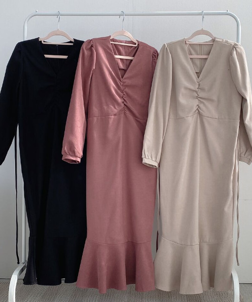 emi+（エミプラス）の「フロントギャザーマーメードロングワンピース（ワンピース・レディース・ブラック/レッド/ベージュ・FREE）」の14枚目の写真