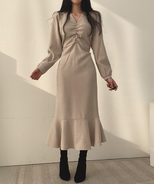 emi+（エミプラス）の「フロントギャザーマーメードロングワンピース（ワンピース・レディース・ブラック/レッド/ベージュ・FREE）」の20枚目の写真