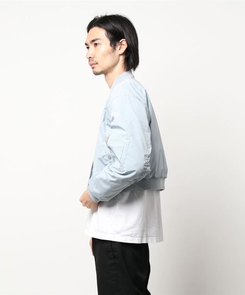 SPINNS(スピンズ)の「中綿ショート丈MA-1ジャケット(MA-1・レディース・ブラック/カーキ/サックスブルー・ONESIZE)」の6枚目の写真