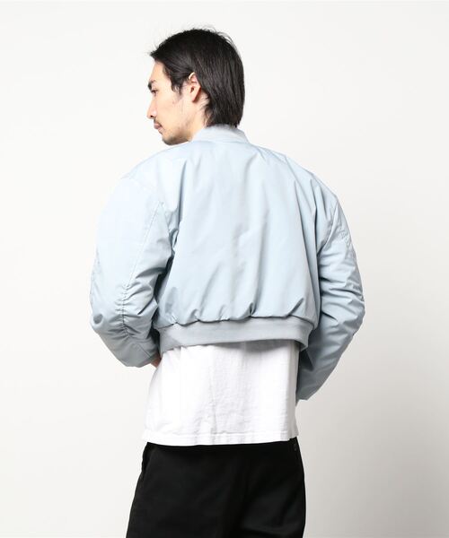 SPINNS(スピンズ)の「中綿ショート丈MA-1ジャケット(MA-1・レディース・ブラック/カーキ/サックスブルー・ONESIZE)」の5枚目の写真