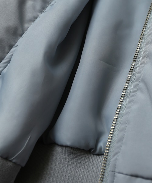 SPINNS(スピンズ)の「中綿ショート丈MA-1ジャケット(MA-1・レディース・ブラック/カーキ/サックスブルー・ONESIZE)」の14枚目の写真