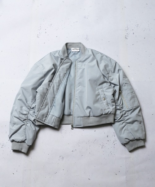 SPINNS(スピンズ)の「中綿ショート丈MA-1ジャケット(MA-1・レディース・ブラック/カーキ/サックスブルー・ONESIZE)」の9枚目の写真