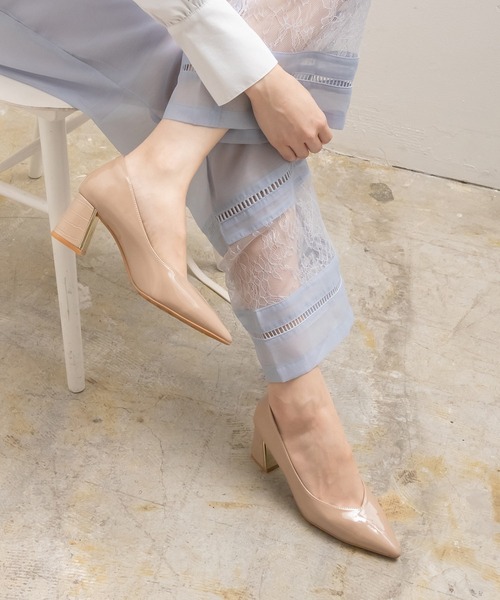 RANDA（ランダ）の「ストレスフリー/ソフト デザインヒールパンプス（パンプス・レディース・ブラック/パープル/グレイッシュベージュ・23/24/25/25.5/22.5/24.5/23.5/22）」の3枚目の写真