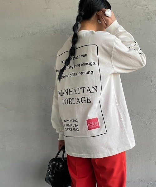Manhattan Portage（マンハッタンポーテージ）の「[MANHATTAN PORTAGE/マンハッタンポーテージ] 別注 バックプリントロゴロンT（Tシャツ/カットソー・レディース・ホワイト/ブラック/グリーン/レッド・S/M/L/XL）」の15枚目の写真