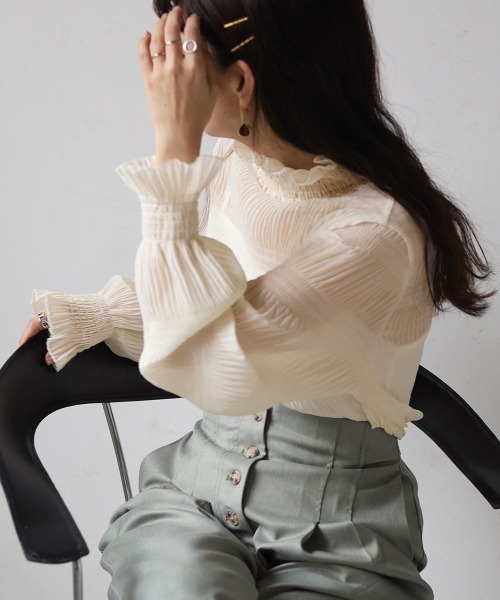 Bab（バブ）の「シワプリーツハイネックトップス（シャツ/ブラウス・レディース・ブラック/アイボリー/ベージュ・M）」の18枚目の写真