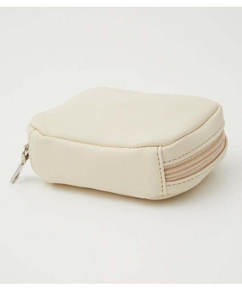 AZUL by moussy(アズールバイマウジー)の「MINI SQUARE POUCH/ミニスクエアポーチ(ポーチ・レディース・イエロー/アイボリー/ブラック・FREE)」の9枚目の写真