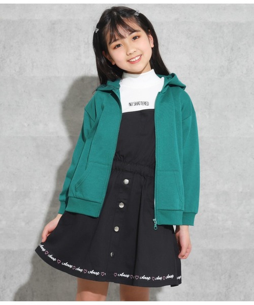 ANAP kids(アナップキッズ)の「バック刺繍ミニ裏毛パーカー(パーカー・キッズ・ベージュ/ブラック/モスグリーン・110cm/120cm/130cm)」の4枚目の写真