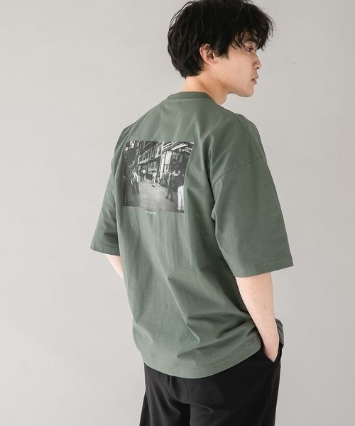 LOWRYS FARM(ローリーズファーム)の「リッキーフォトコラボTシャツ 275513(Tシャツ/カットソー・メンズ・グリーン/ブラック/オフホワイト/パープル・MEDIUM/LARGE)」の3枚目の写真