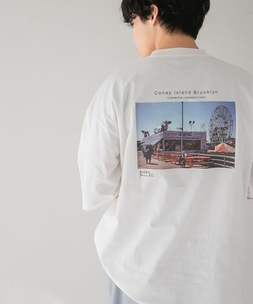 LOWRYS FARM(ローリーズファーム)の「リッキーフォトコラボTシャツ 275513(Tシャツ/カットソー・メンズ・グリーン/ブラック/オフホワイト/パープル・MEDIUM/LARGE)」の5枚目の写真