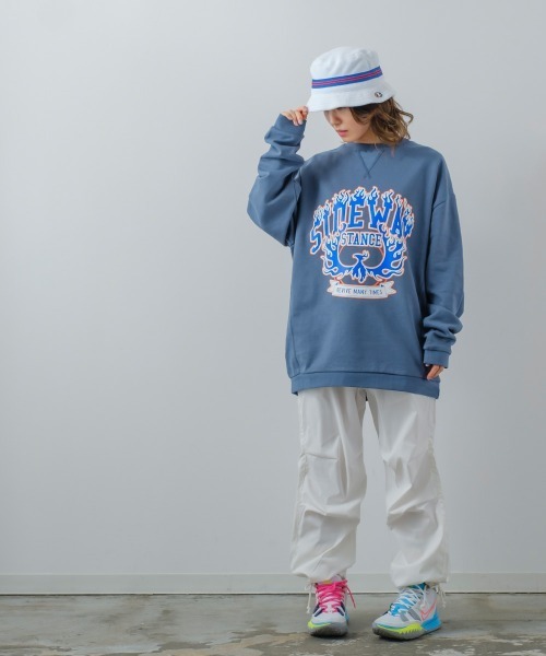SIDEWAY STANCE（サイドウェイスタンス）の「【SIDEWAY STANCE】スウェットクルーネック プリント オーバーサイズ トレーナー（スウェット・メンズ・グレー系その他/グリーン系その他2/ブラック系その他/グレー系その他2/グリーン系その他/ブルー系その他/ブラック系その他2/ブルー系その他2・LARGE/MEDIUM/X-LARGE）」の11枚目の写真