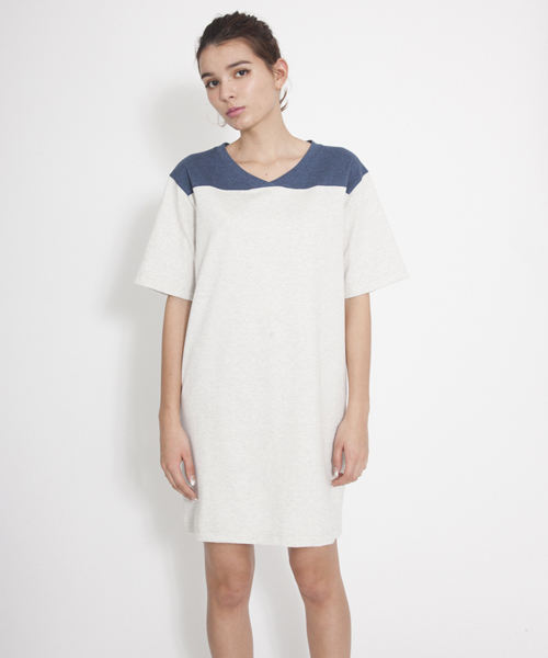 MILKFED.(ミルクフェド)の「BI COLOR FOOTBALL TEE DRESS FREAK (ワンピース/Vネック)(ワンピース・レディース・ブルー/ネイビー/レッド・SMALL/MEDIUM)」の2枚目の写真