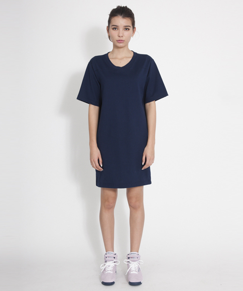 MILKFED.(ミルクフェド)の「BI COLOR FOOTBALL TEE DRESS FREAK (ワンピース/Vネック)(ワンピース・レディース・ブルー/ネイビー/レッド・SMALL/MEDIUM)」の4枚目の写真