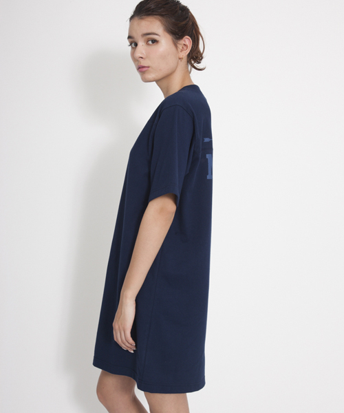MILKFED.(ミルクフェド)の「BI COLOR FOOTBALL TEE DRESS FREAK (ワンピース/Vネック)(ワンピース・レディース・ブルー/ネイビー/レッド・SMALL/MEDIUM)」の5枚目の写真