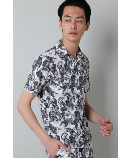 BLUE TORNADO（ブルートルネード）の「BLUE TORNADO∴タイガープリントアロハシャツ（シャツ/ブラウス・メンズ・アイボリー/ネイビー・M/L）」の2枚目の写真